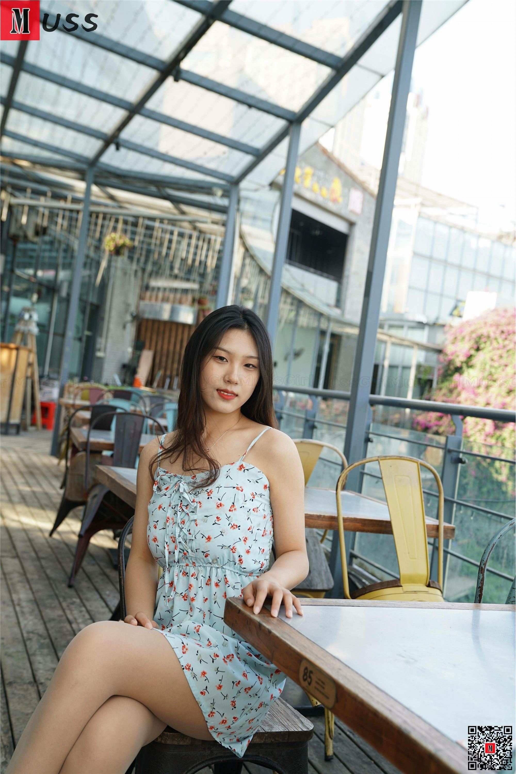 MussGirl慕丝女郎  NO.204 户外碎花肉丝高跟美女